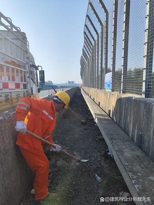 高速公路波形护栏更换工程劳务分包 合同要点与风险管控指南